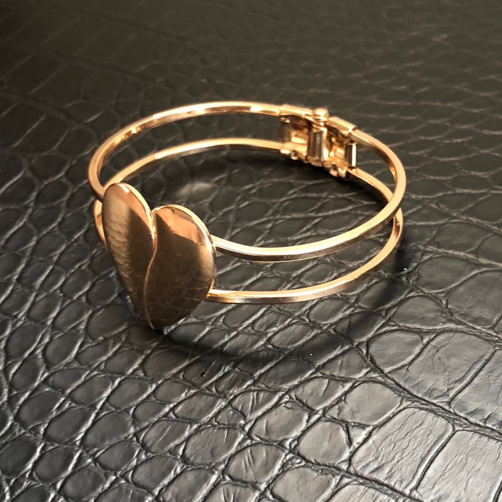 Golden Heart clasp bracelet